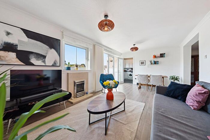 3 Bedroom Flat For Sale In Knowehead Terrace, Flat /, Pollokshields, Glasgow, G41