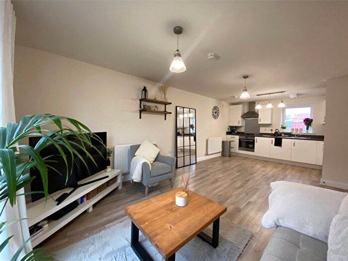 2 Bedroom Flat For Sale In Clark Drive, Yate, Bristol, Gloucestershire, BS37