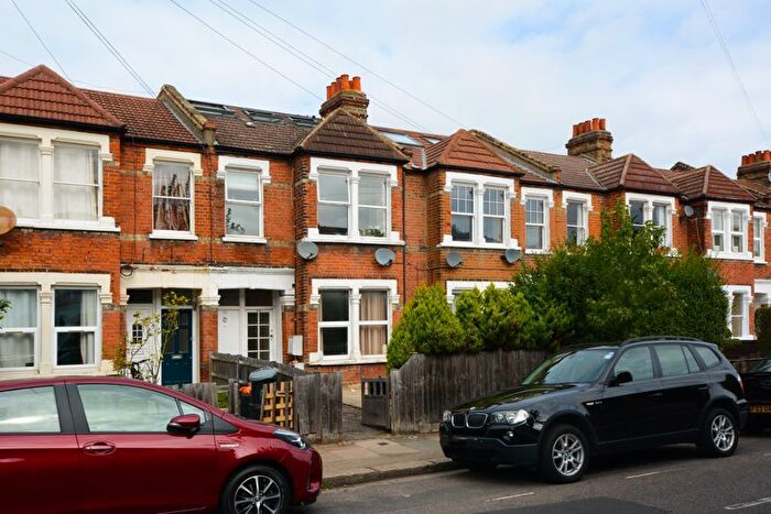 3 Bedroom Maisonette To Rent In Mellison Road, Tooting, SW17