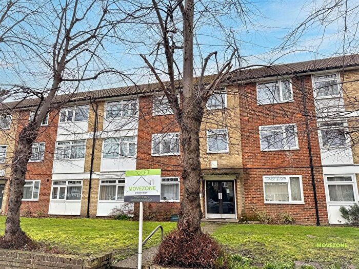 3 Bedroom Flat To Rent In Upper Park Road, Bromley, BR1