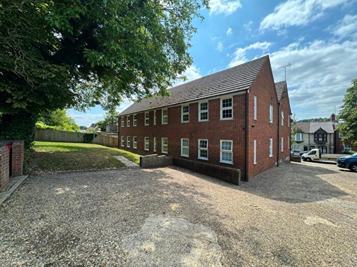 1 Bedroom Flat To Rent In West Wycombe, High Wycombe, HP11