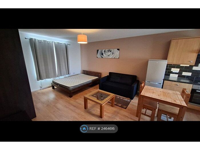 Studio To Rent In Sudbury Heights Avenue, Greenford, UB6