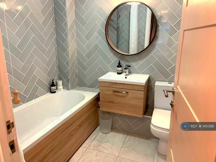 1 Bedroom Flat To Rent In Finsbury Place, Chipping Norton, OX7