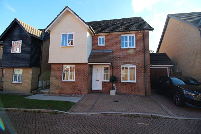 4 Bedroom Detached House To Rent In Coulter Mews, Billericay, CM11