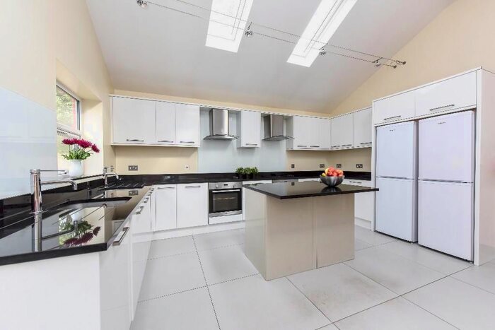 7 Bedroom Property To Rent In Brighton Road, Southampton, SO15