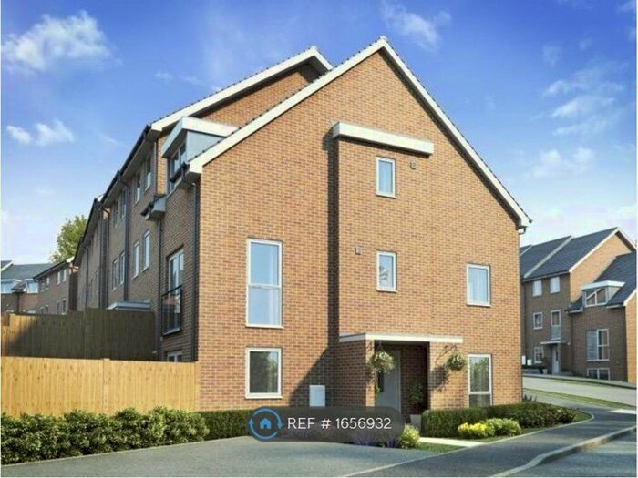 4 Bedroom Semi-Detached House To Rent In Perrin Road, Dartford, DA1