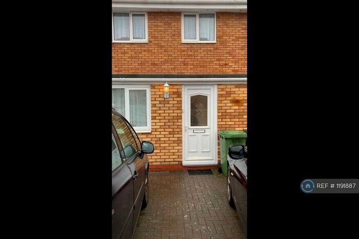 4 Bedroom Semi-Detached House To Rent In Brookvale Road, Solihull, B92