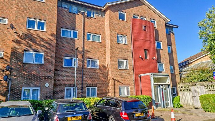 2 Bedroom Flat To Rent In Meadowford Close, Thamesmead, London, SE28