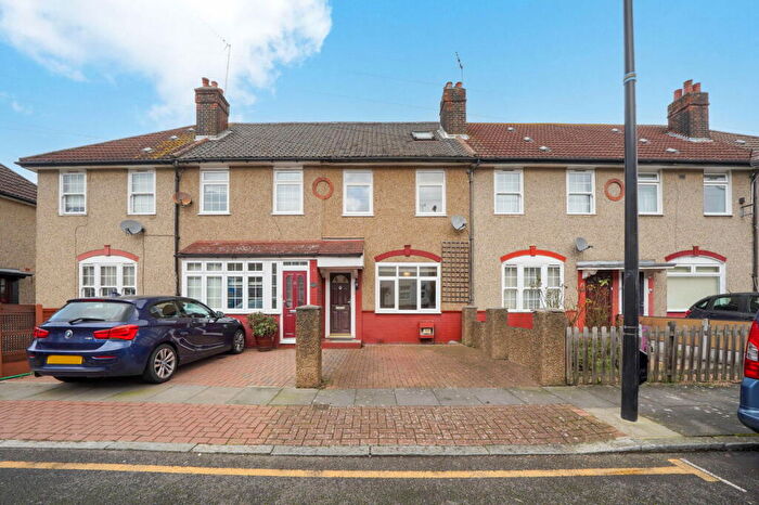 3 Bedroom Terraced House For Sale In Manchester Grove, London, E14
