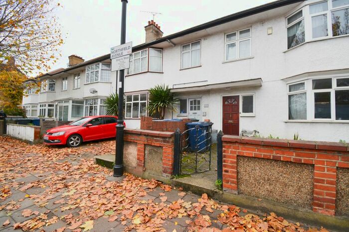 3 Bedroom Flat To Rent In Northfield Avenue, London, W5