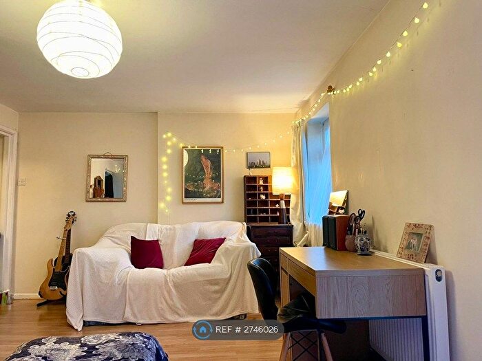 Studio To Rent In Edge Lane, Manchester, M21