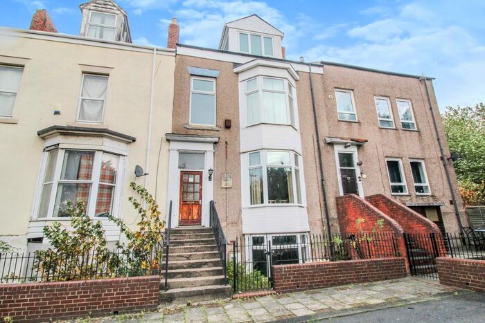 4 Bedroom Maisonette To Rent In Dean Terrace, South Shields, NE33