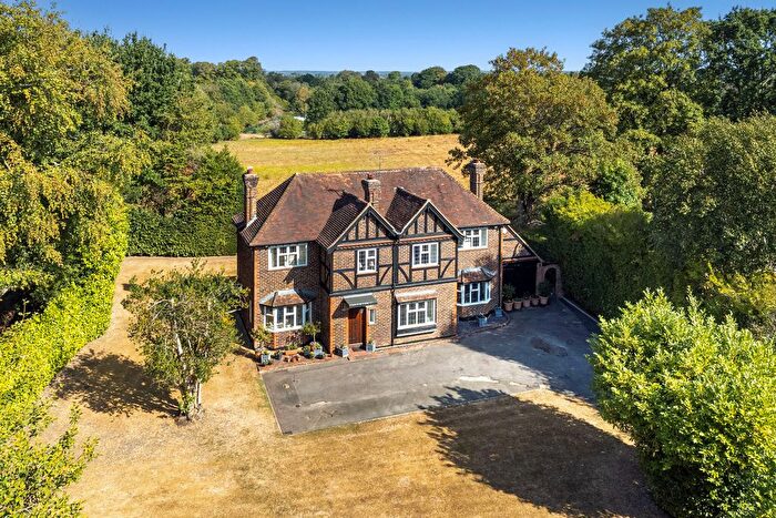 5 Bedroom Detached House For Sale In Rectory Road, Farnborough, GU14