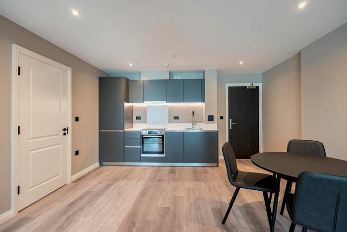 1 Bedroom Flat To Rent In Springwell Gardens, Whitehall Road, Leeds City Centre, LS12
