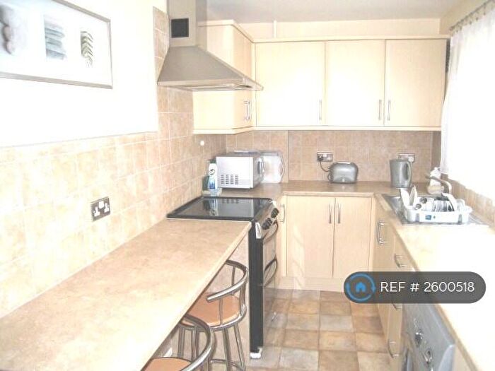 2 Bedroom Flat To Rent In Fillebrook Road, London, E11