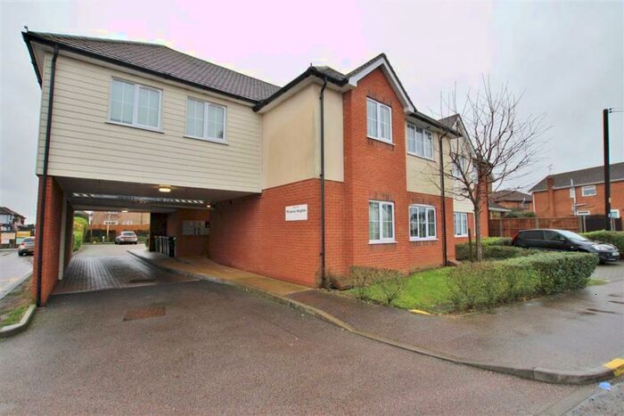 1 Bedroom Flat To Rent In Castle Road, Rayleigh, Essex, SS6