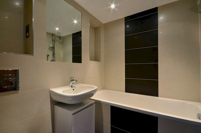 1 Bedroom Flat To Rent In Chiswick High Road, Gunnersbury, London, W4