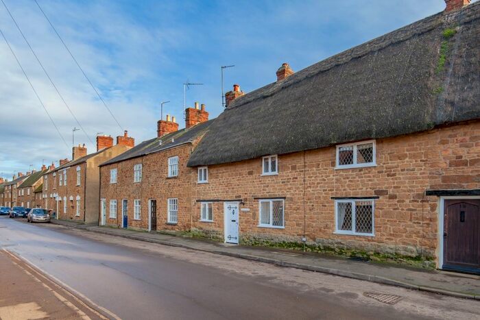 3 Bedroom Cottage To Rent In Church Street, Bodicote, Banbury, OX15
