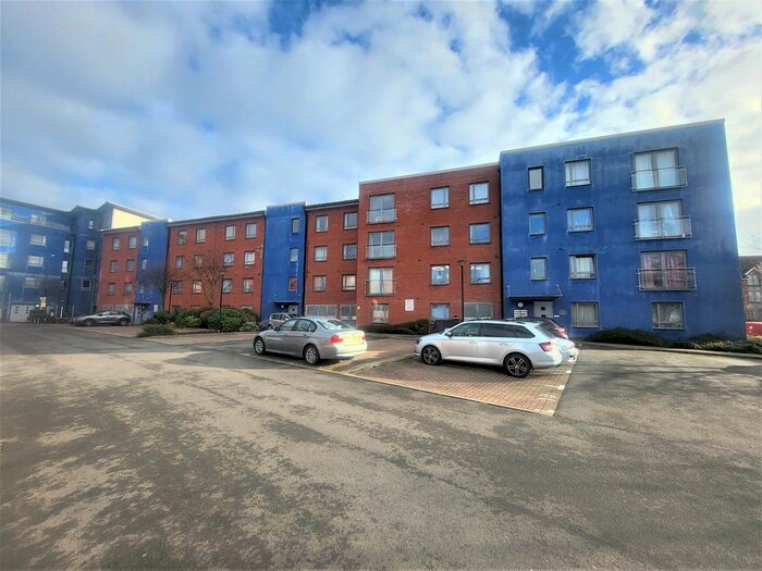 2 Bedroom Flat To Rent In Cleeve Way, Sutton, SM1