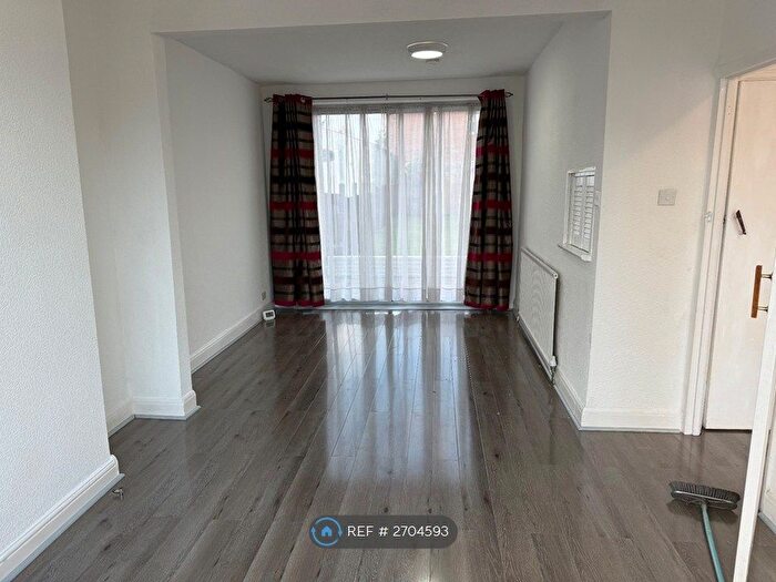 3 Bedroom End Of Terrace House To Rent In Whistler Gardens, Edgware, HA8