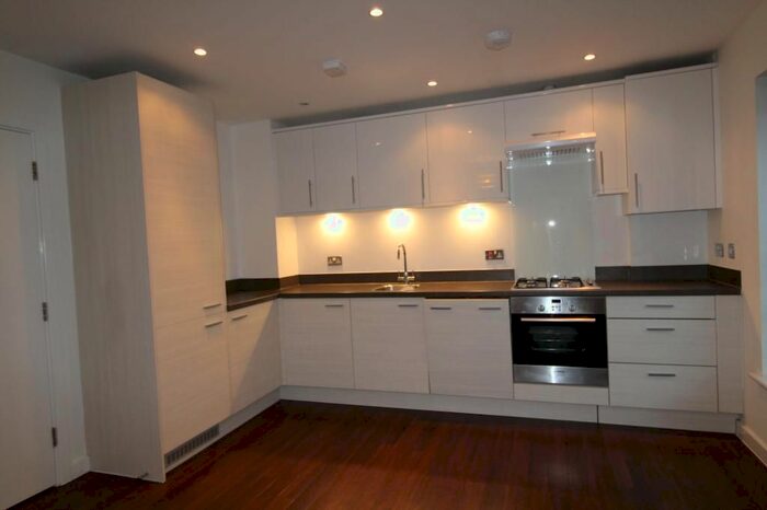 2 Bedroom Flat To Rent In Glenalmond Avenue, Cambridge CB2