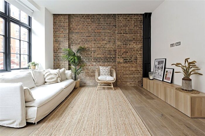 2 Bedroom Flat To Rent In Great Titchfield Street, London, W1W