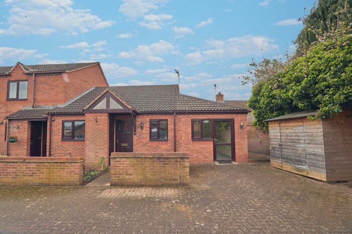 2 Bedroom Bungalow To Rent In Peppers Close, Mountsorrel, LE12