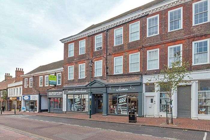 2 Bedroom Apartment To Rent In - High Street, Sittingbourne, Kent, ME10
