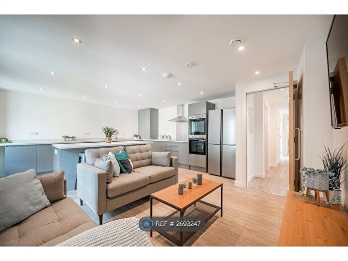 5 Bedroom Flat To Rent In Anglo Works, Sheffield, S1