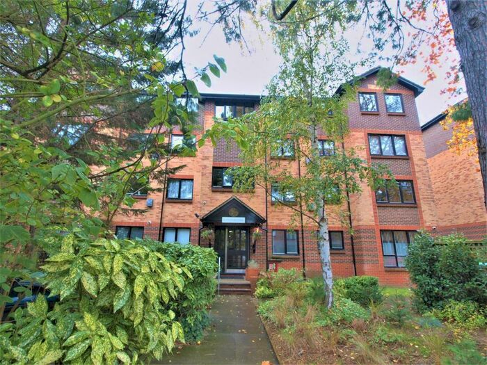 2 Bedroom Apartment To Rent In Blyth Road, Bromley, BR1