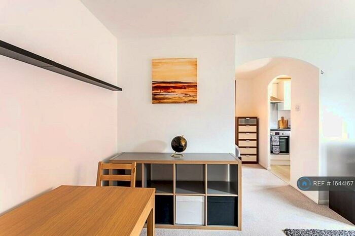 Studio To Rent In John Silkin Lane, London, SE8