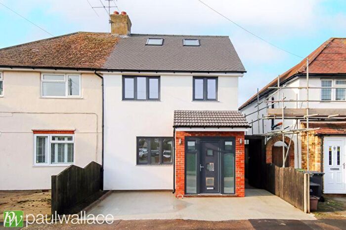 4 Bedroom Semi-Detached House For Sale In Orchard Square, Wormley, Broxbourne, EN10