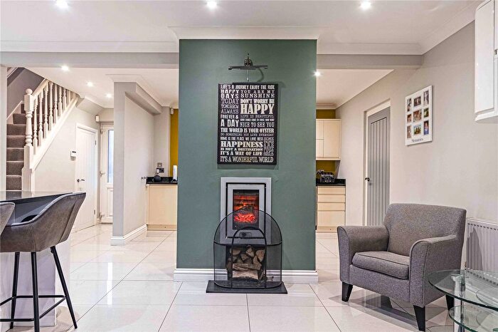 5 Bedroom End Of Terrace House For Sale In Long Chaulden, Chaulden, Hemel Hempstead, Hertfordshire, HP1
