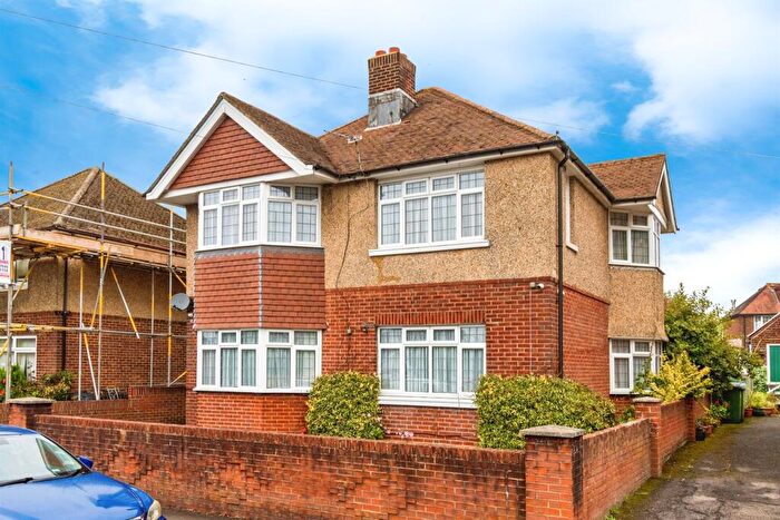 4 Bedroom Detached House For Sale In Burgess Road, Southampton, SO16