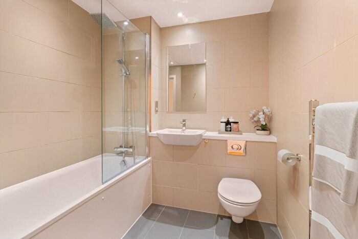 2 Bedroom Apartment To Rent In Station Road, London, SE13