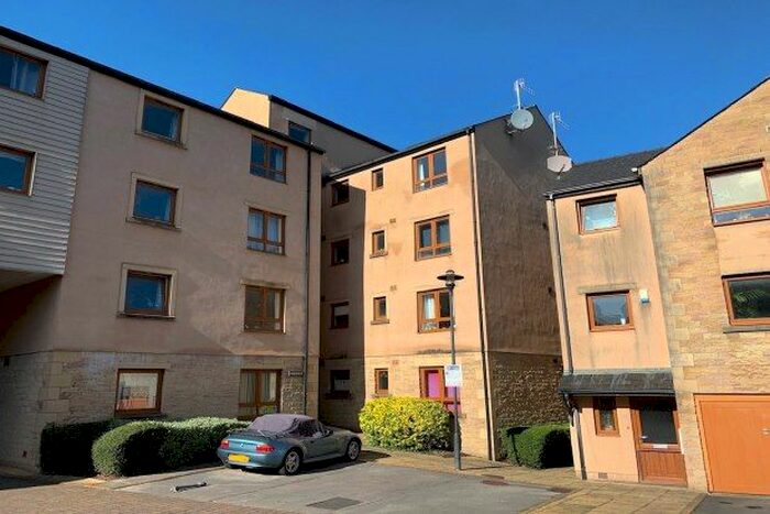 2 Bedroom Flat To Rent In Waterside, Lancaster, LA1