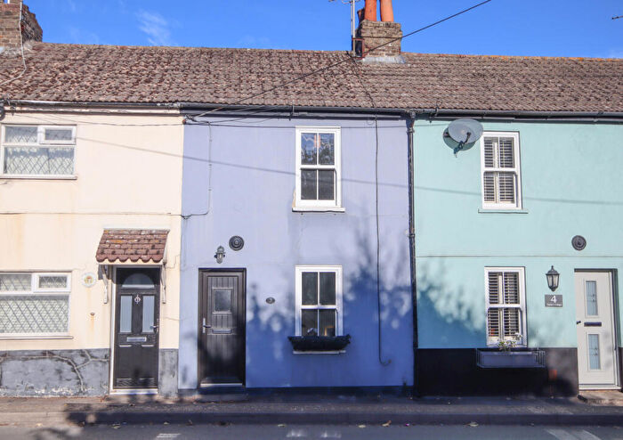 2 Bedroom Terraced House For Sale In The Street, Bredhurst, ME7