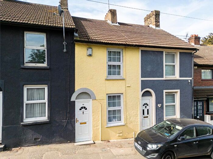 2 Bedroom Terraced House For Sale In Stonebridge Road, Northfleet, Gravesend, Kent, DA11