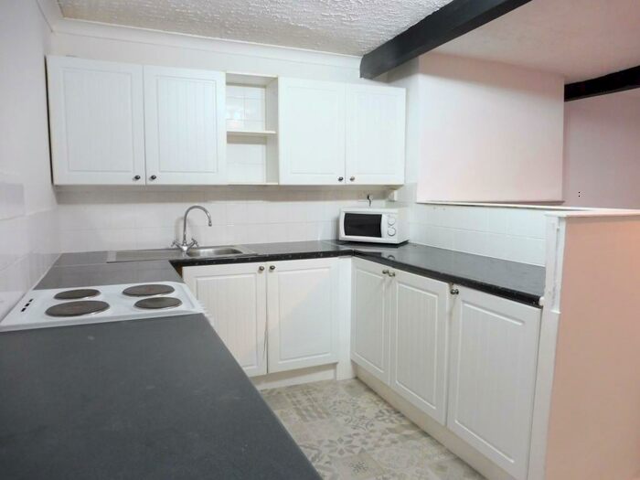 2 Bedroom Cluster House To Rent In Rake Bank, Halifax, HX2