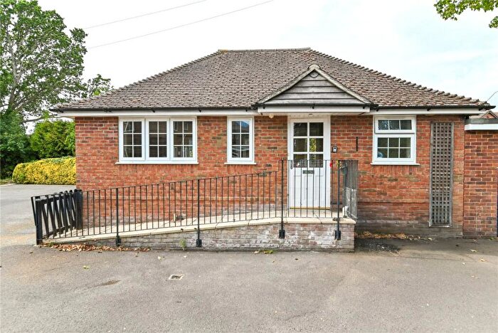 1 Bedroom Bungalow For Sale In Bouverie Close, Barton On Sea, New Milton, Hampshire, BH25
