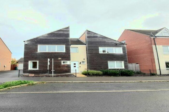 4 Bedroom Property To Rent In Southwold Crescent, Milton Keynes, MK10