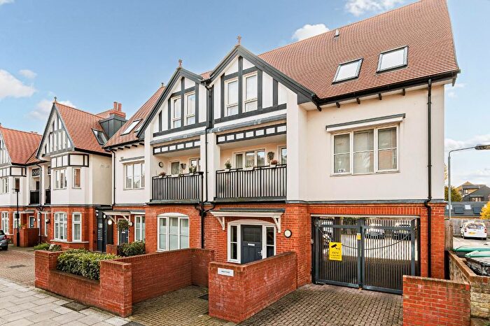 2 Bedroom Flat To Rent In Lorde Court, Shakespeare Road, Hanwell, London, W7