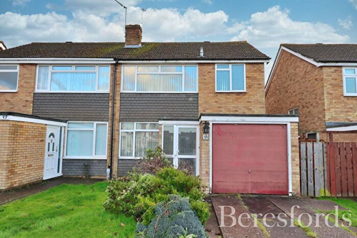 3 Bedroom Semi-Detached House For Sale In Gilmore Way, Chelmsford, CM2