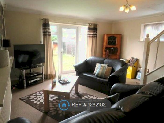 3 Bedroom Semi-Detached House To Rent In Byron Street, Loughborough LE11