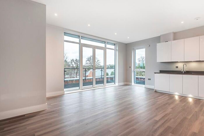 2 Bedroom Flat To Rent In Eastbury Avenue, Northwood, HA6