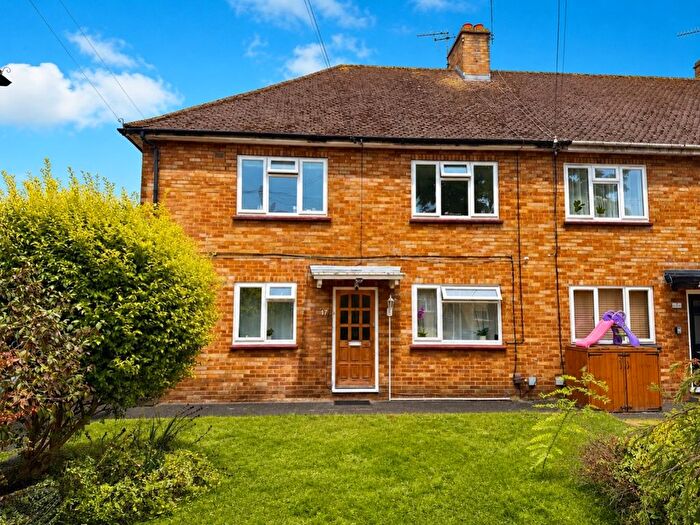 2 Bedroom Maisonette For Sale In Cedar Court, Egham, Surrey, TW20