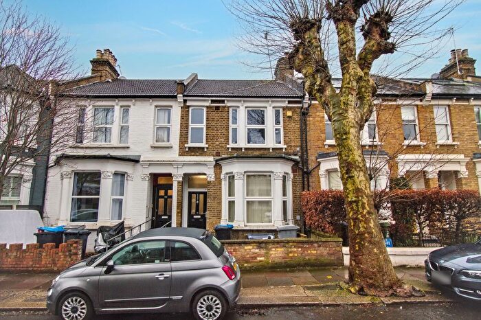 1 Bedroom Flat For Sale In Victoria Road, London, NW6