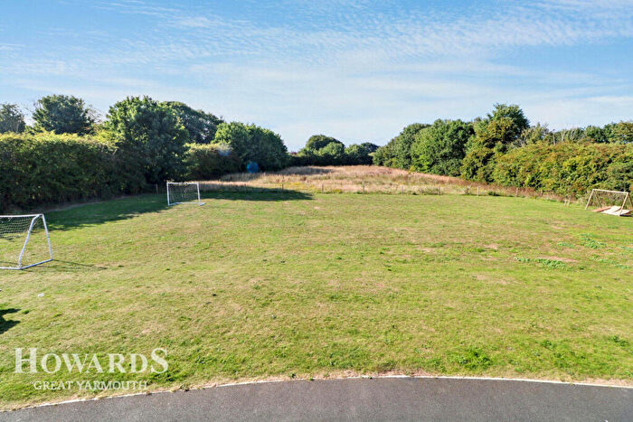 3 Bedroom Detached House For Sale In Yarmouth Road, Ormesby, NR29