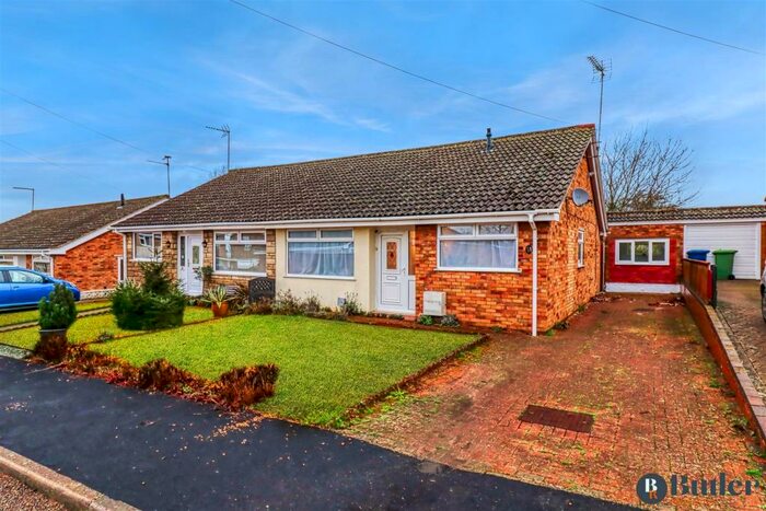 2 Bedroom Semi-Detached Bungalow For Sale In Fairview Avenue, PE16