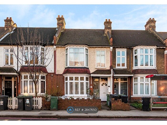 3 Bedroom Maisonette To Rent In Brownhill Road, London, SE6